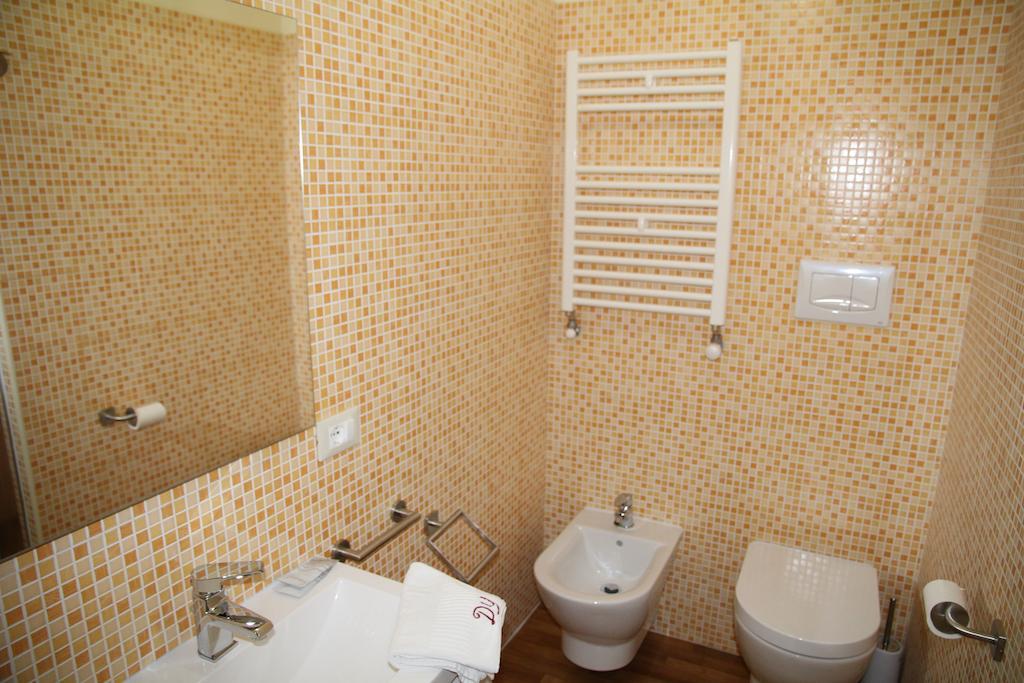 קליארי Domus Yenne Suites חדר תמונה