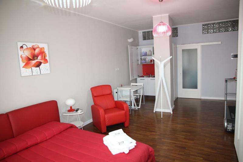 קליארי Domus Yenne Suites מראה חיצוני תמונה
